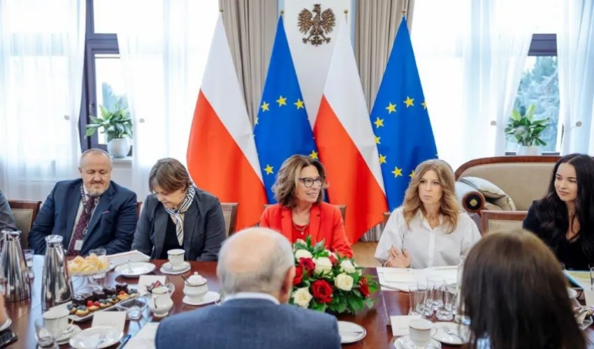 Spotkanie marszałek Senatu Małgorzaty Kidawy-Błońskiej z przedstawicielami branży kosmetycznej