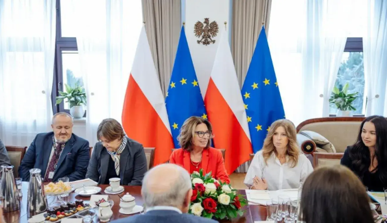 Spotkanie marszałek Senatu Małgorzaty Kidawy-Błońskiej z przedstawicielami branży kosmetycznej